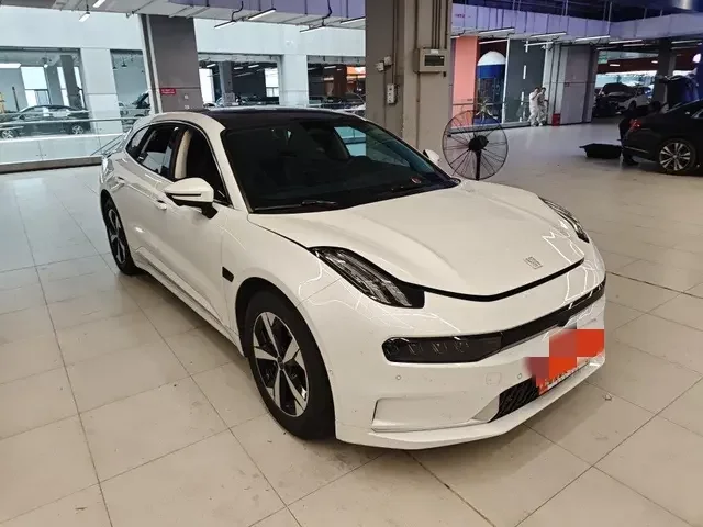 ZEEKR 001