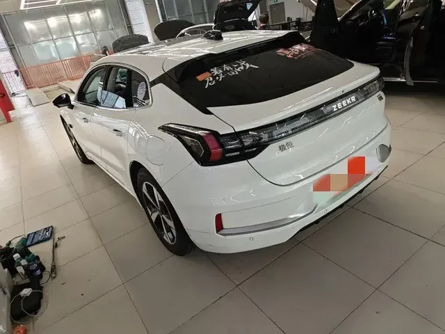 ZEEKR 001