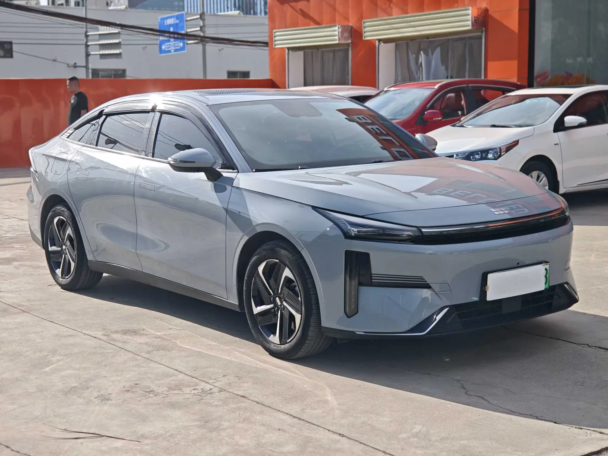 Geely Galaxy L6