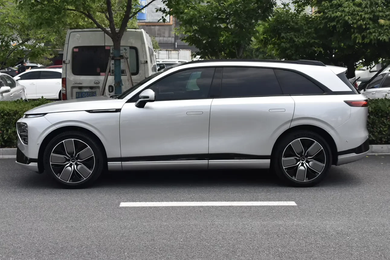 Xpeng G9