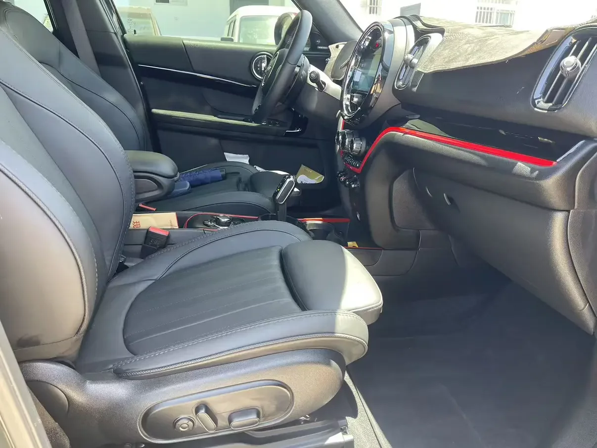 MINI JCW COUNTRYMAN