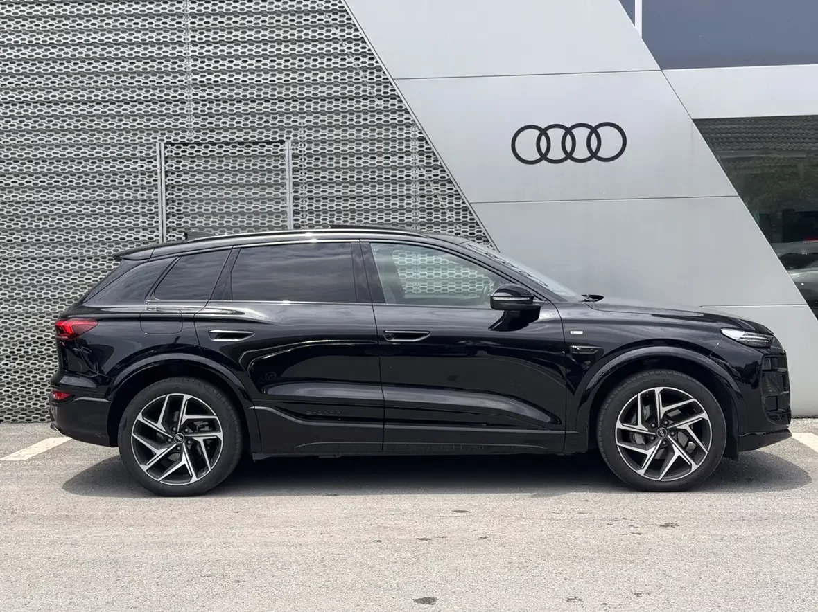 Audi Q6L e-tron