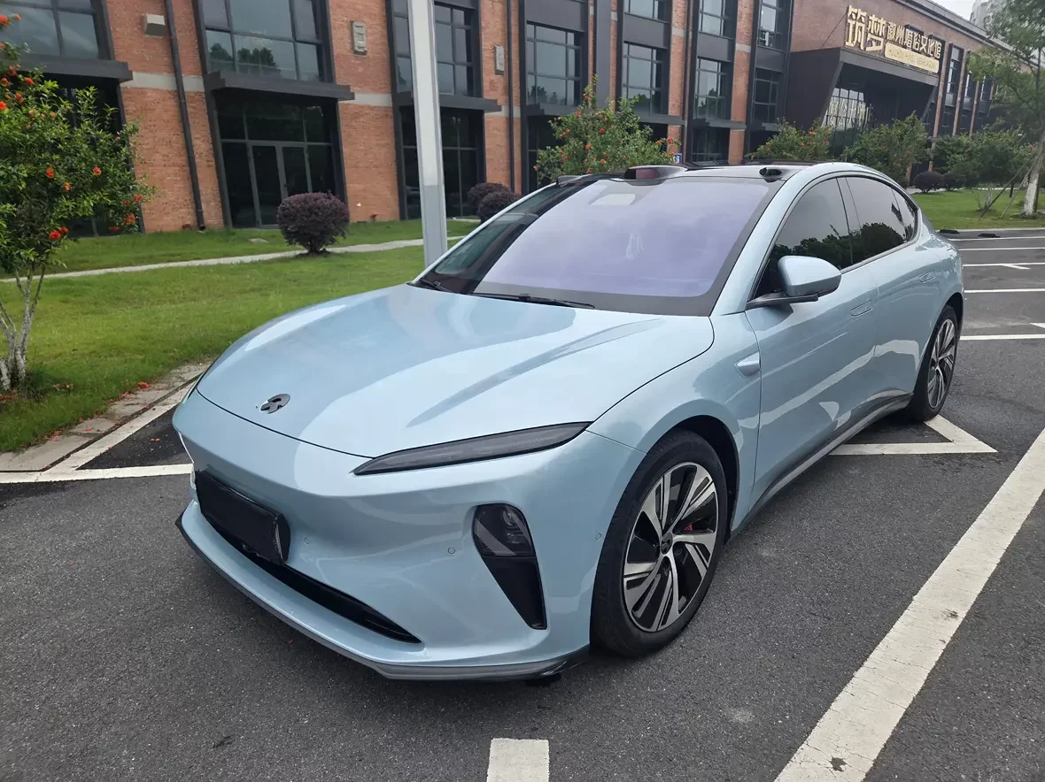NIO ET5  из Китая