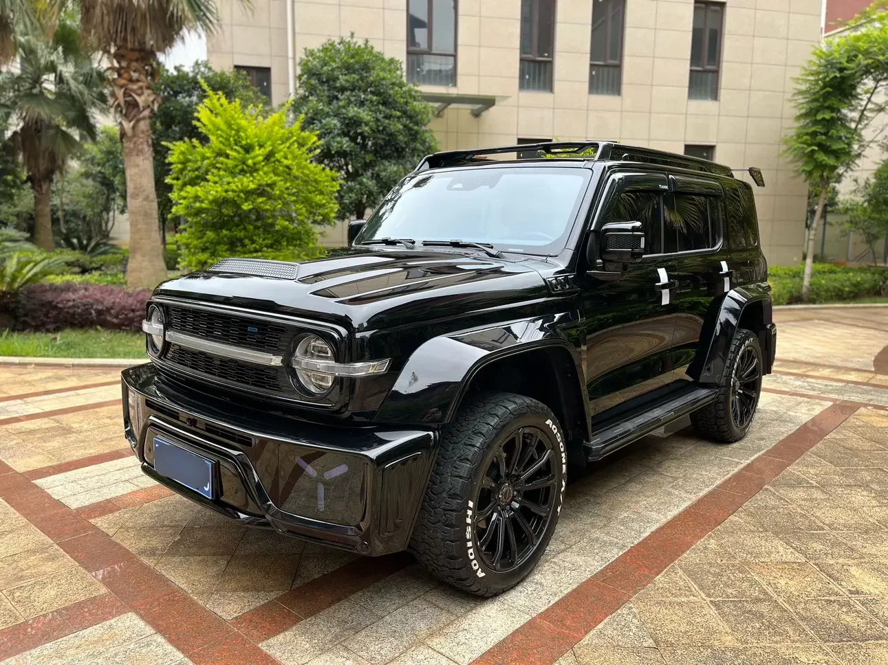 Tank Cyber  300
