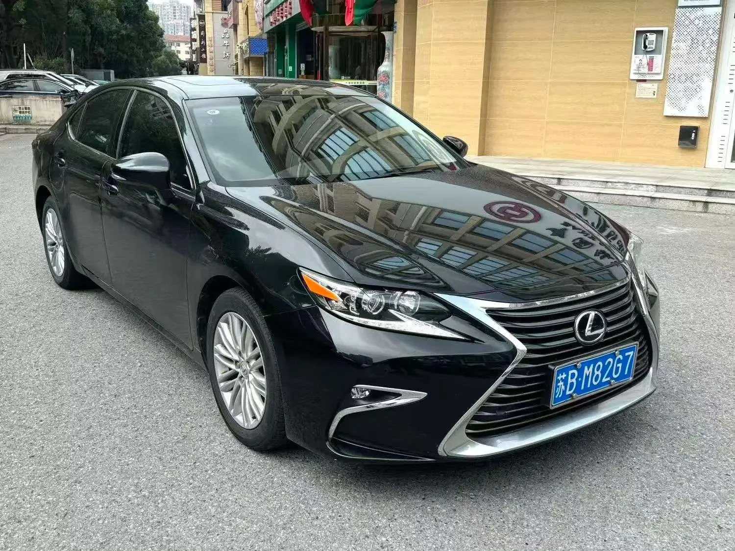 Lexus ES