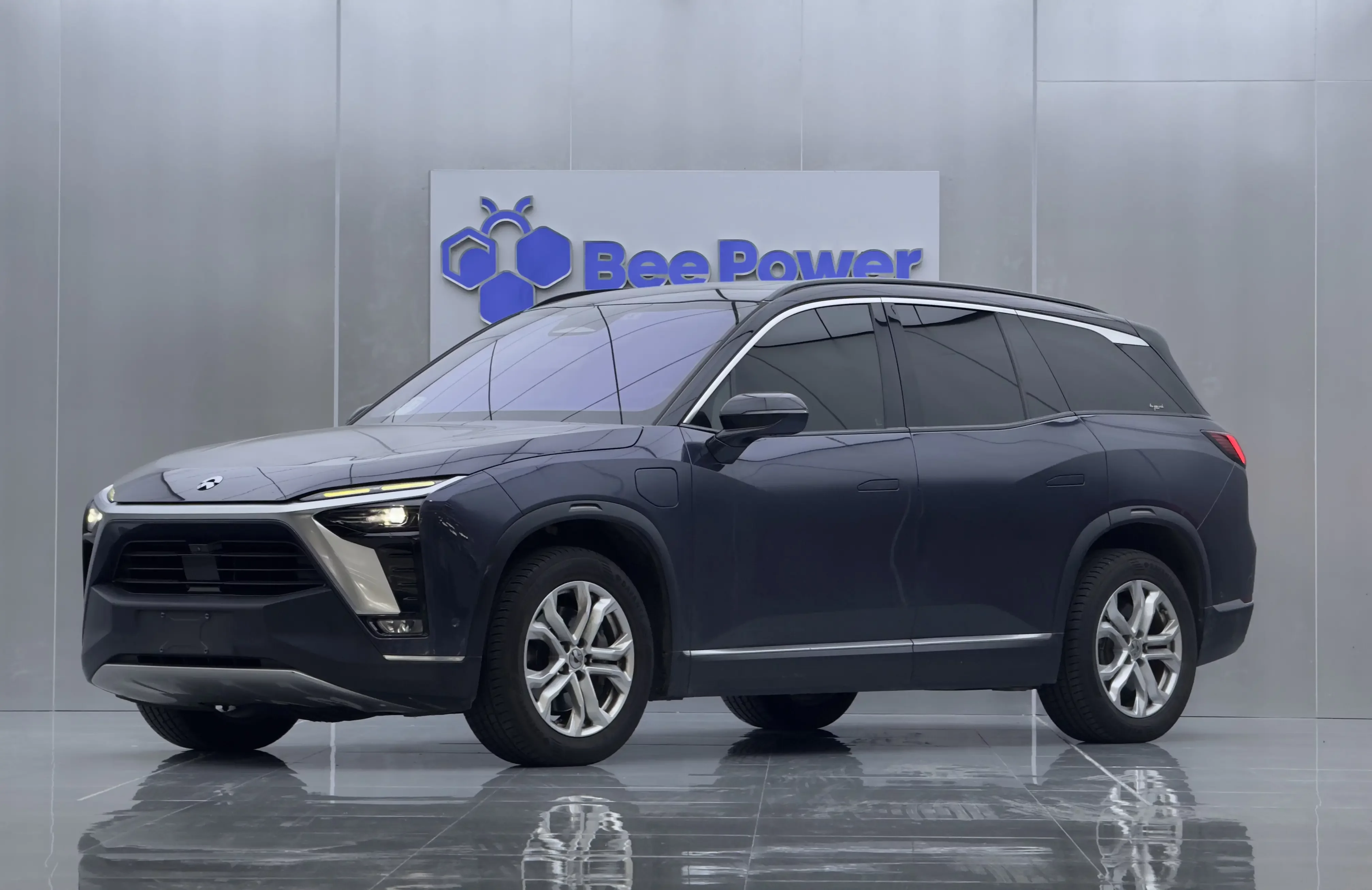 NIO ES8
