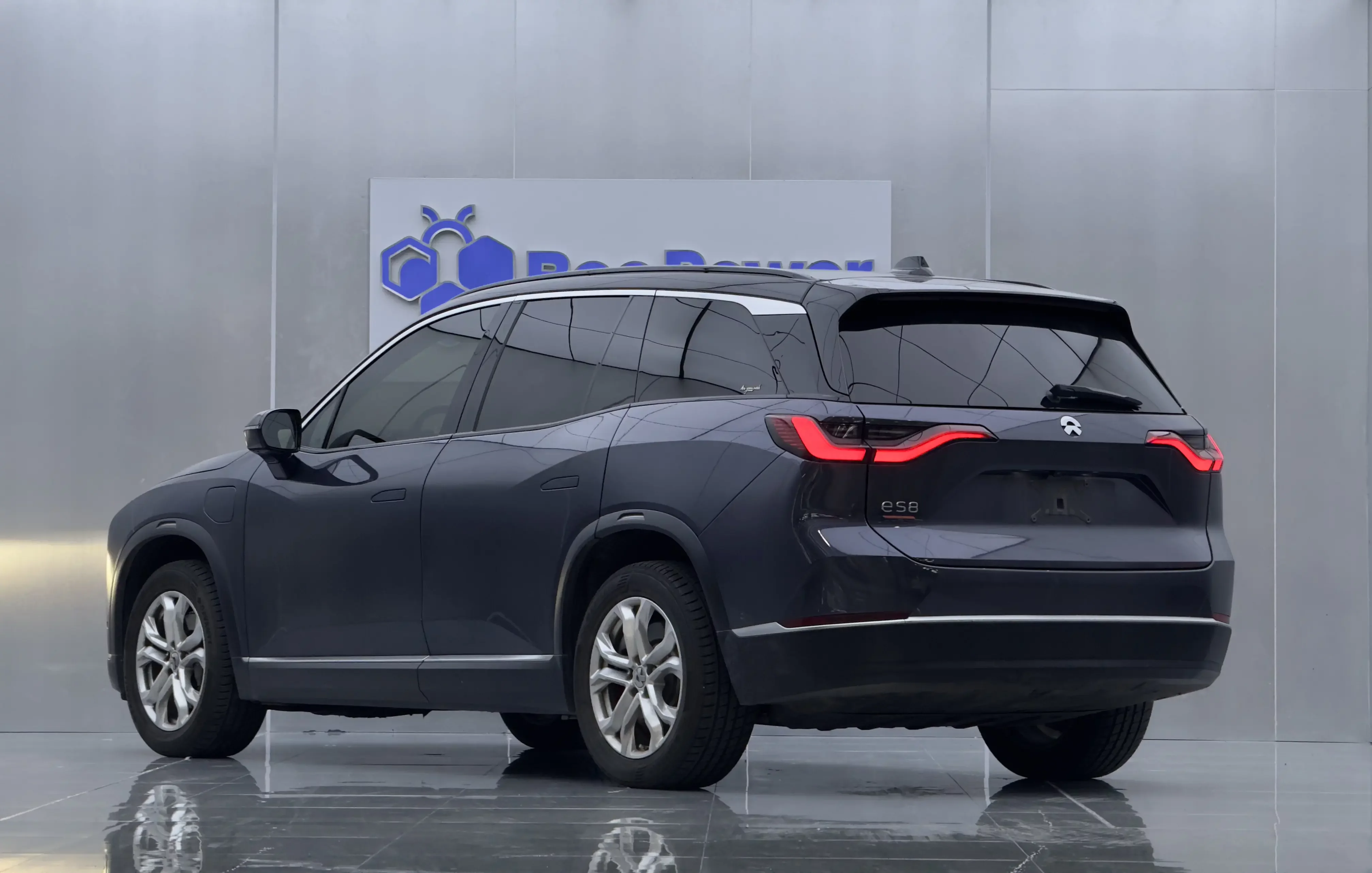 NIO ES8