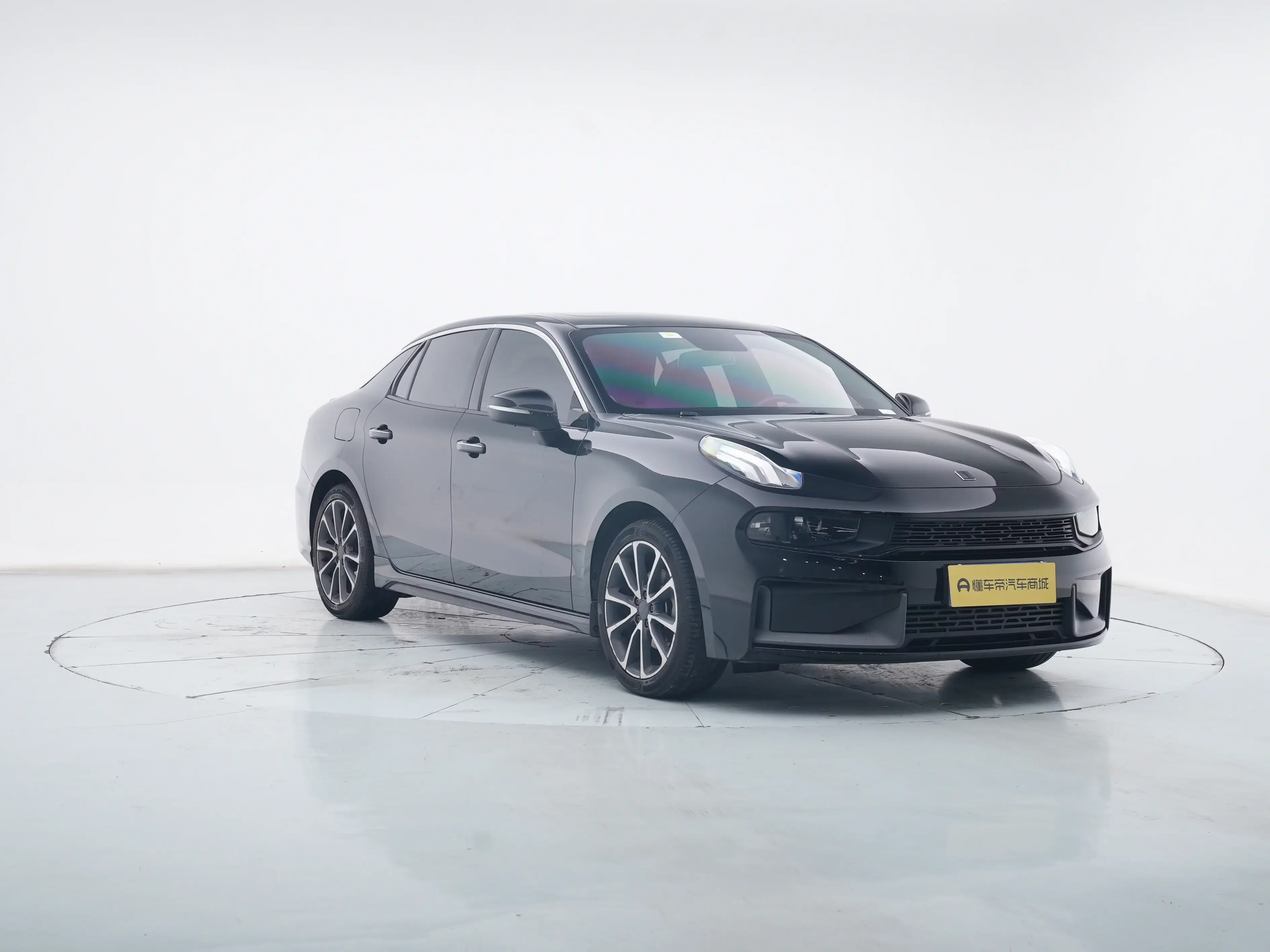 Lynk & Co 03