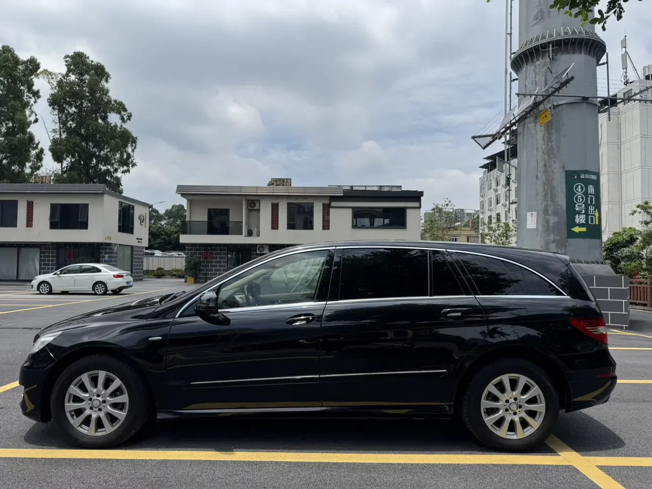 Mercedes-Benz R-Class