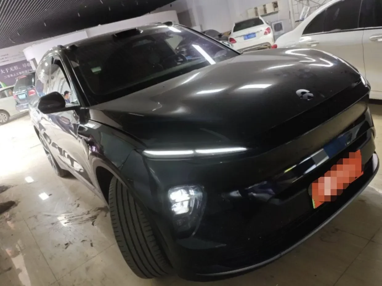 NIO ES8