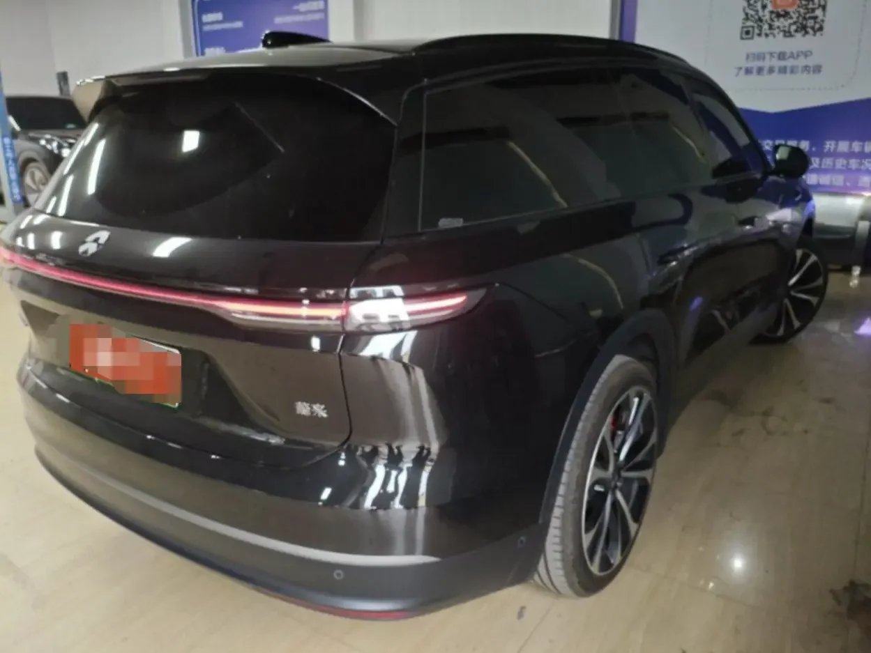 NIO ES8