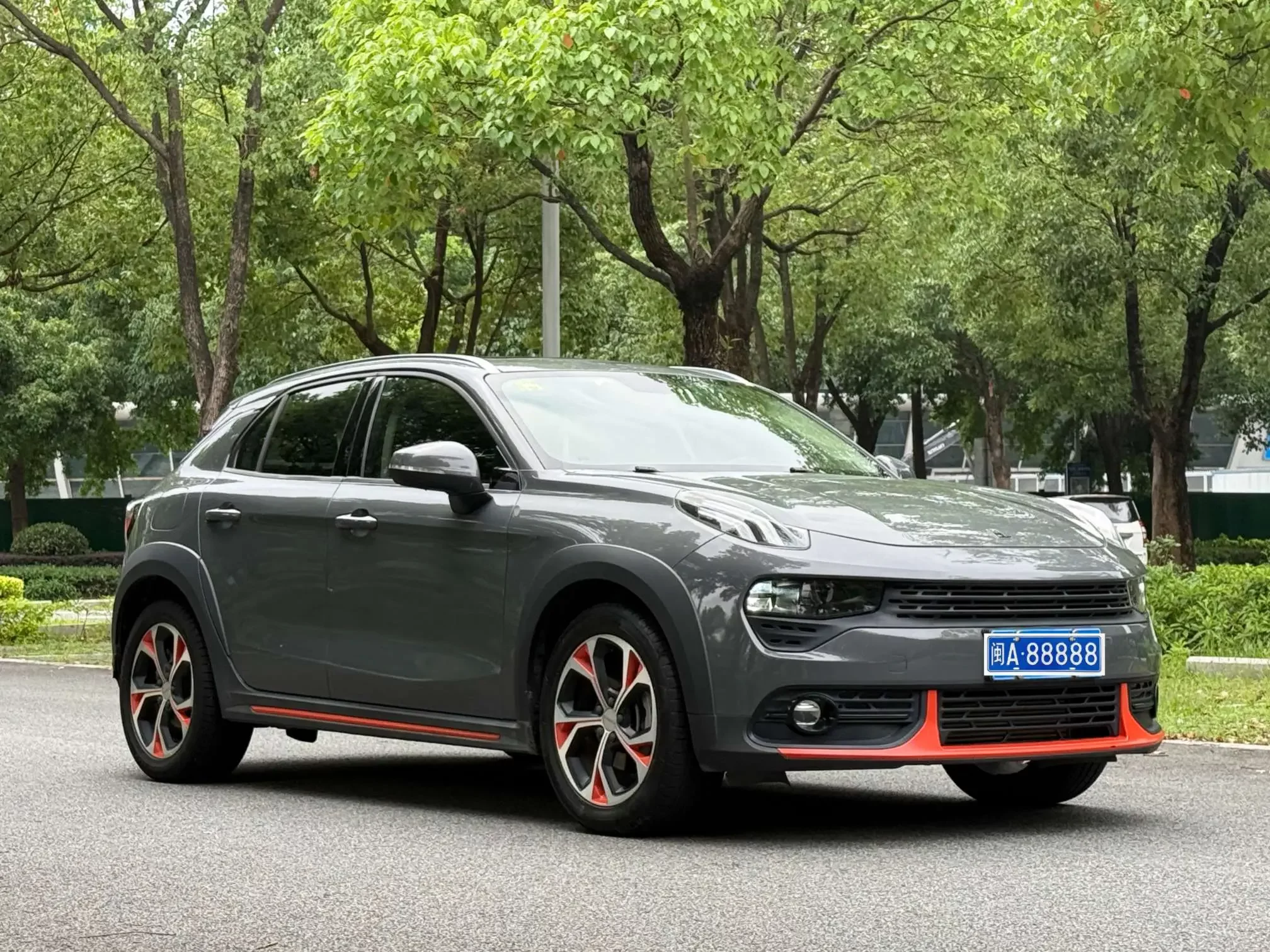 Lynk & Co 02