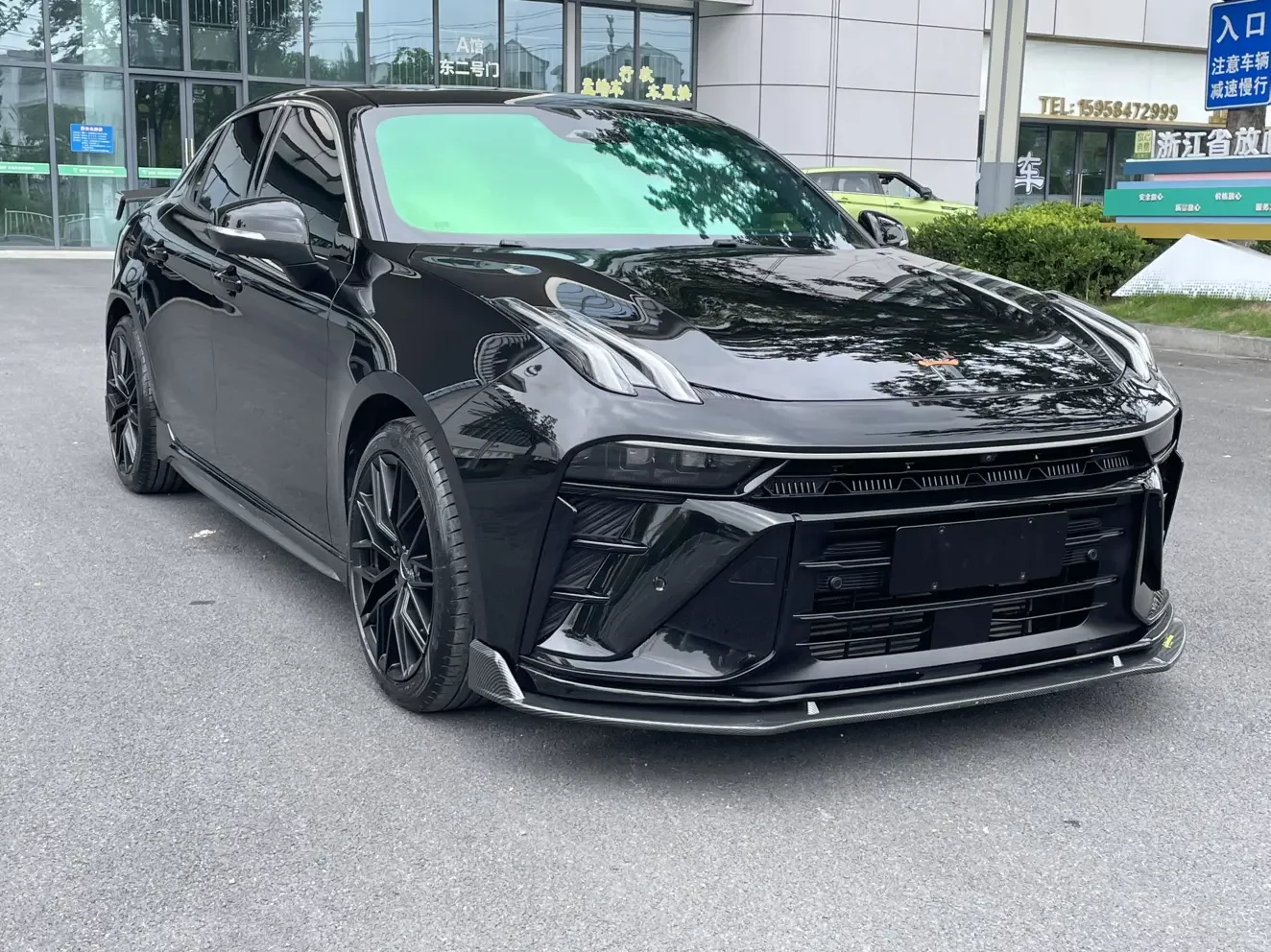 Lynk & Co 03