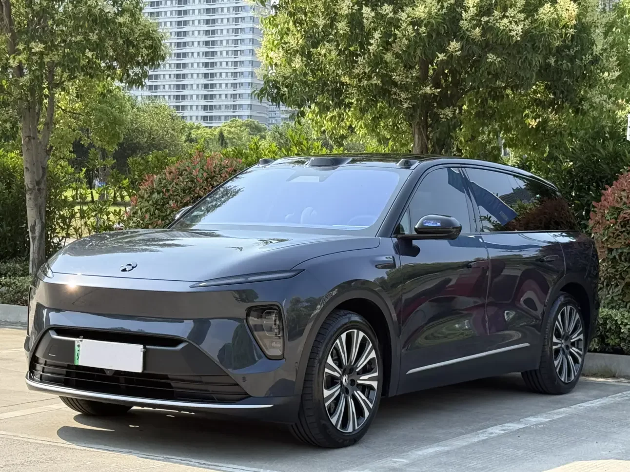 NIO ES8