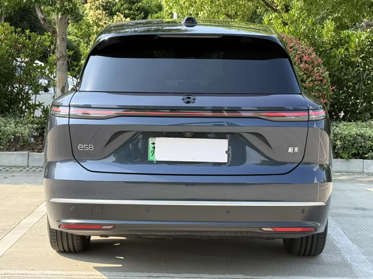 NIO ES8