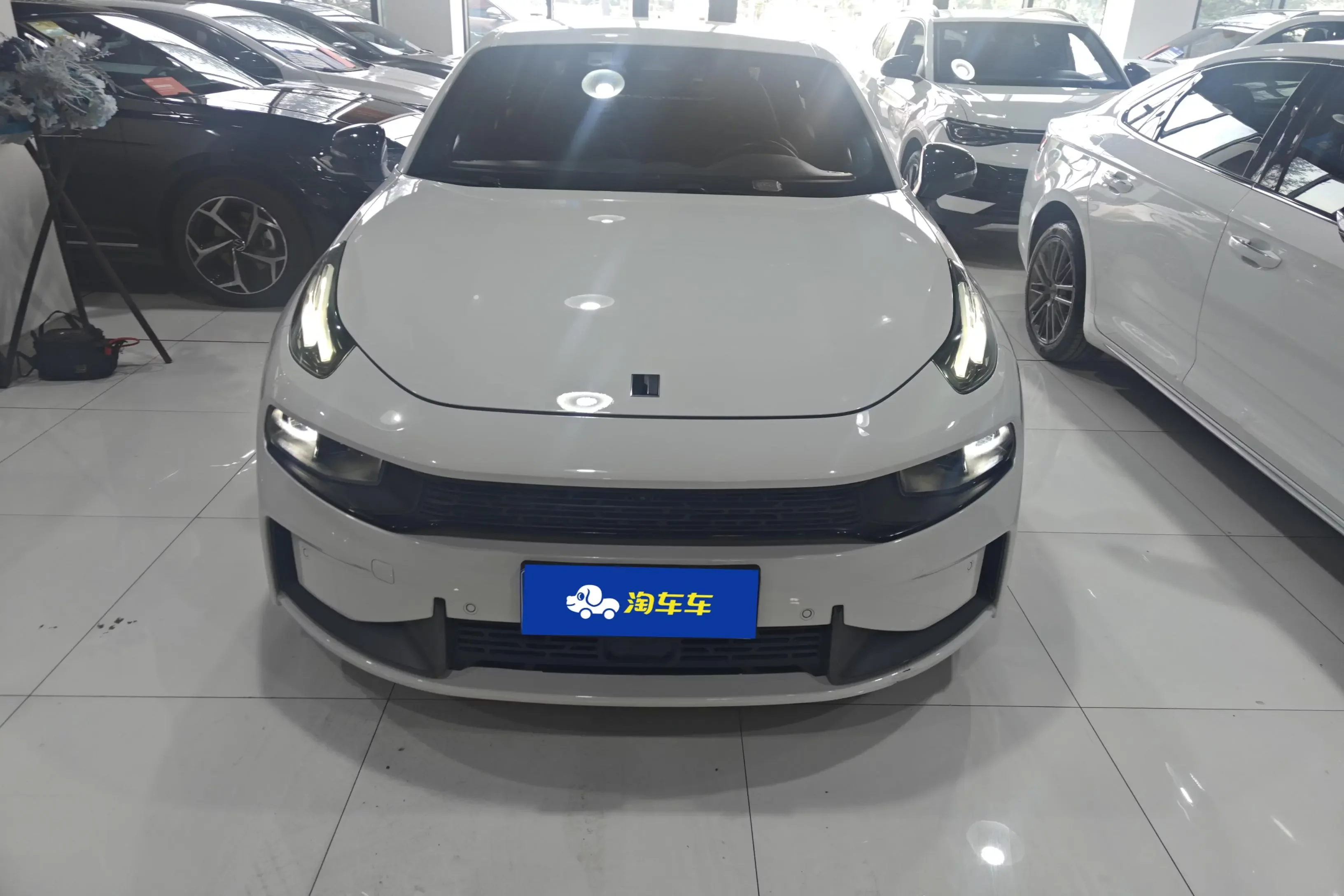 Lynk & Co 03
