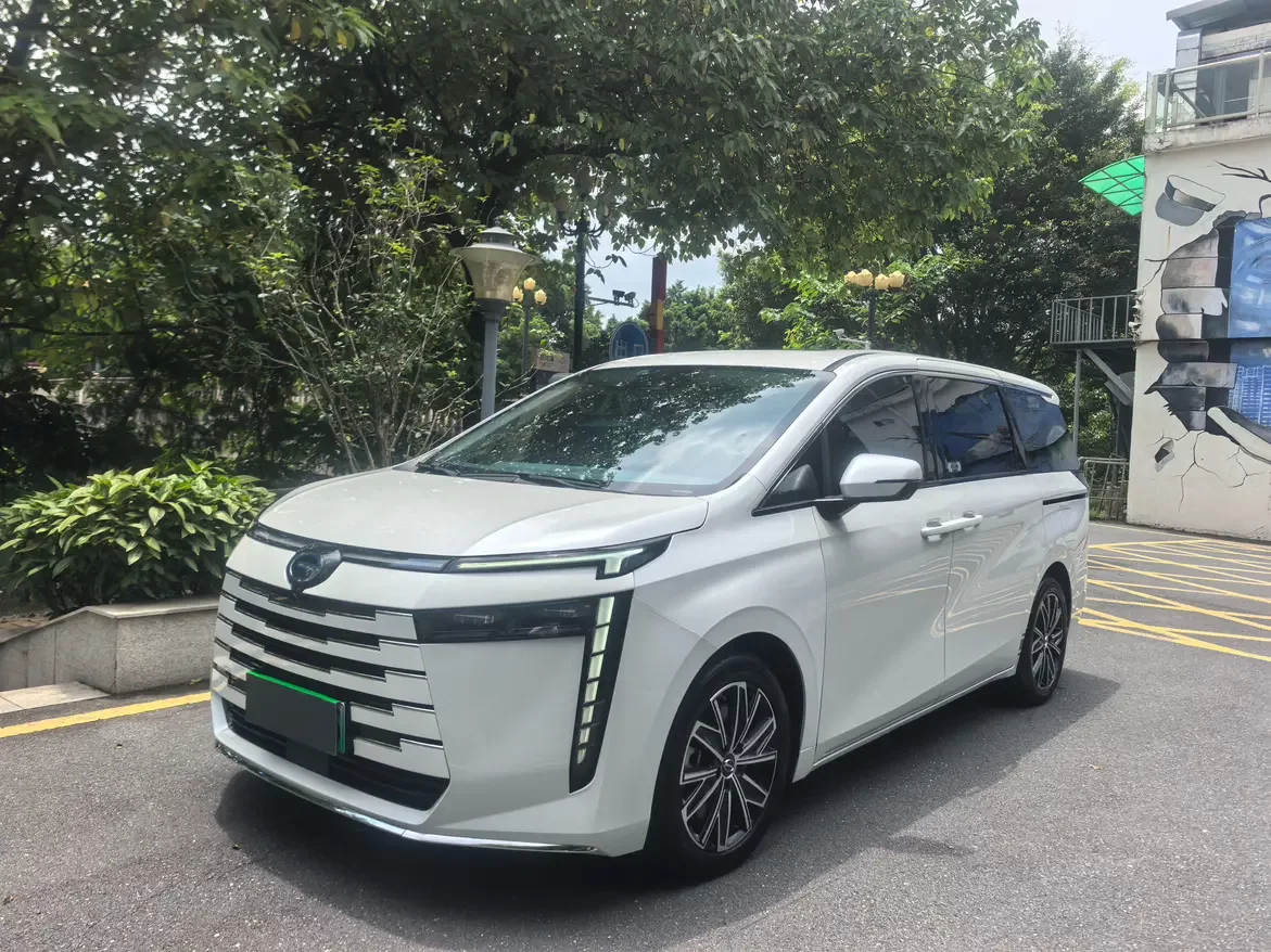 GAC Trumpchi E8 PHEV