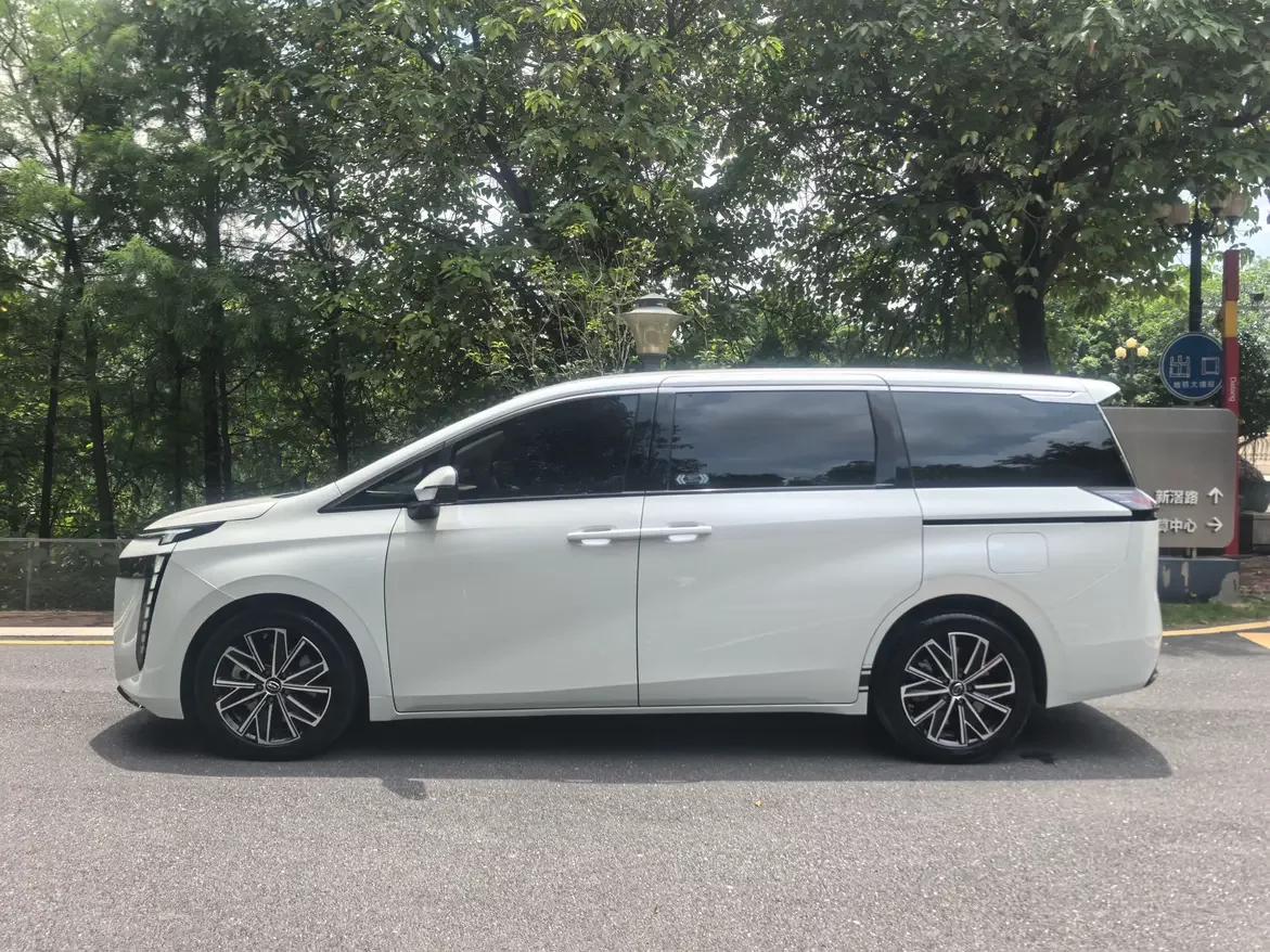 GAC Trumpchi E8 PHEV