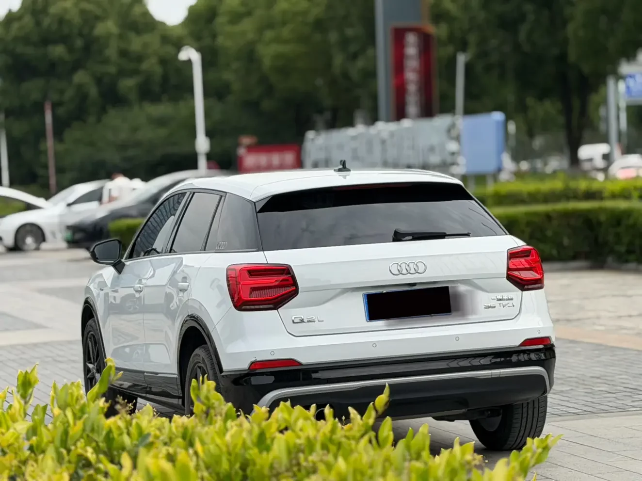 Audi Q2L
