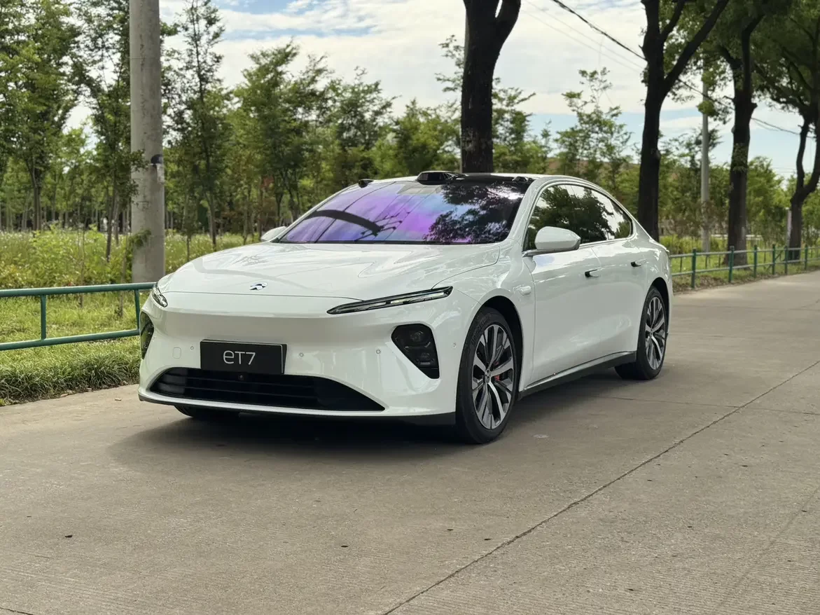 NIO ET7