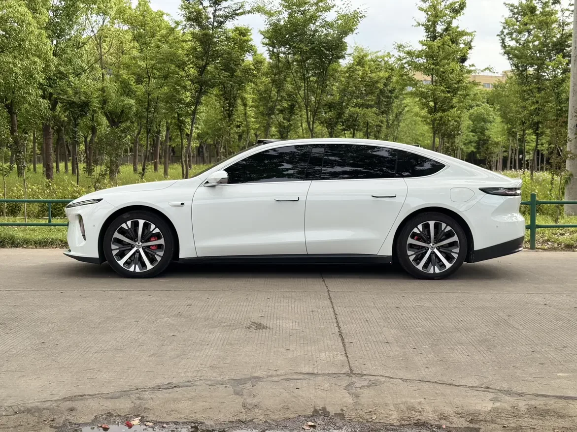 NIO ET7