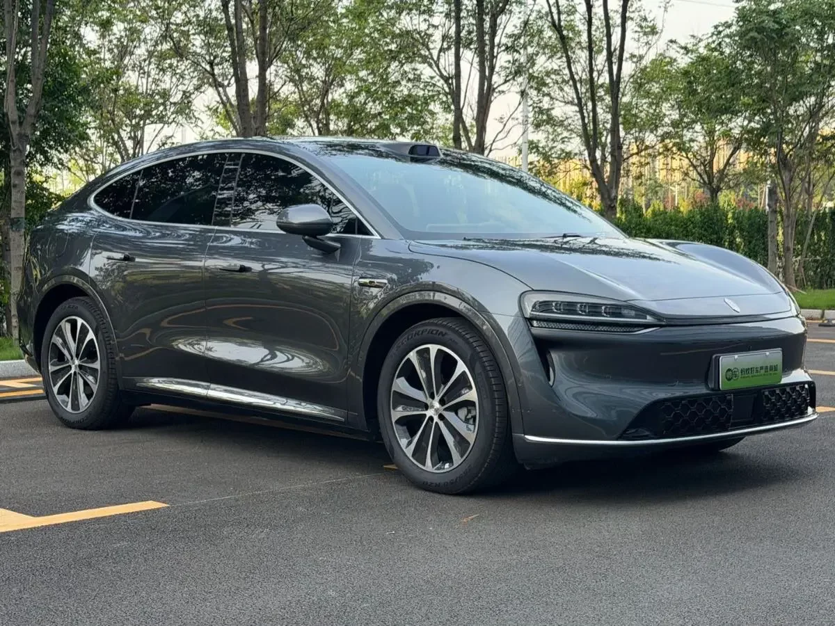 Luxeed Zhijie R7