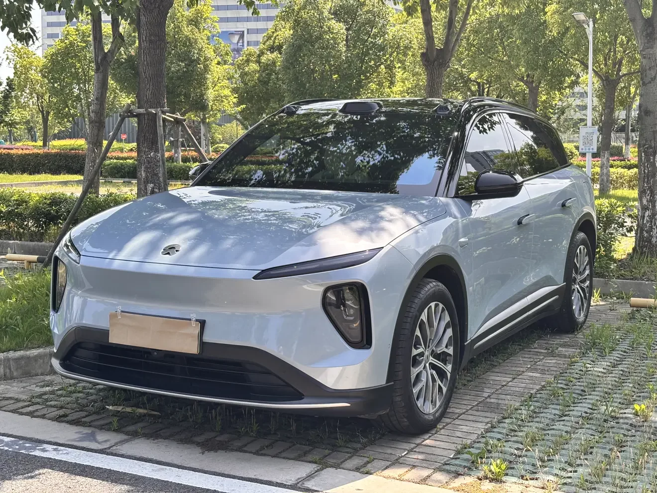 NIO ES6