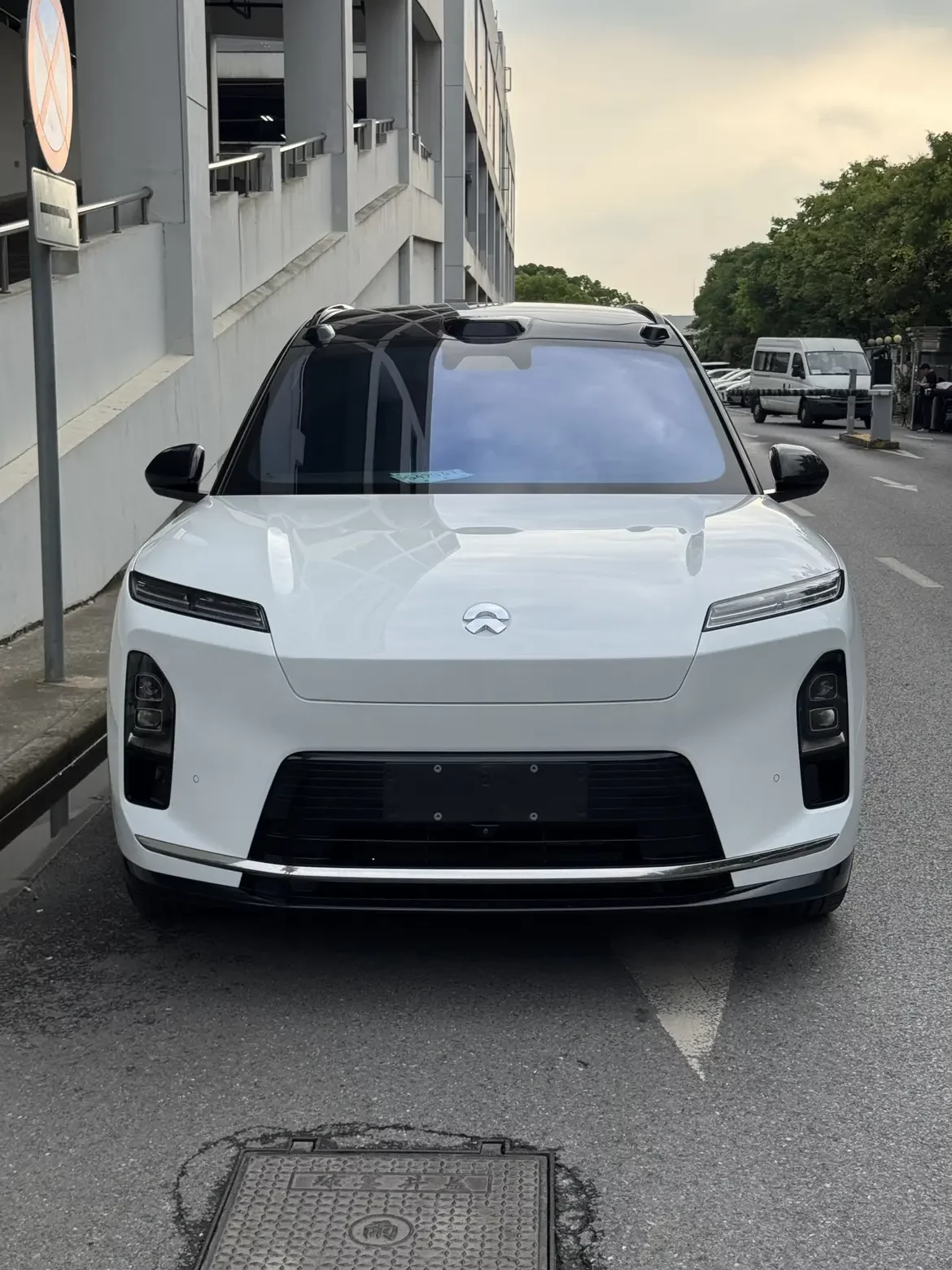NIO ES8