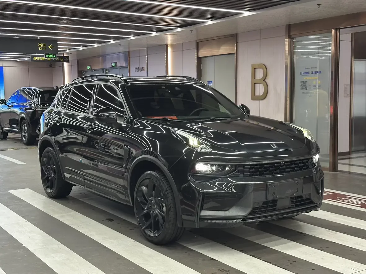 Lynk & Co 01