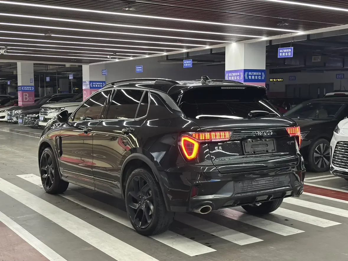 Lynk & Co 01