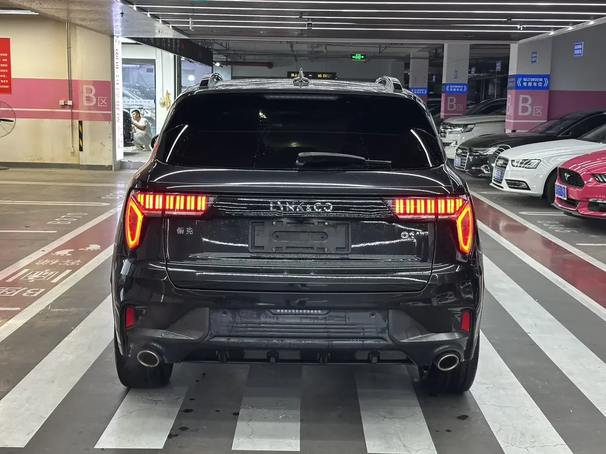 Lynk & Co 01