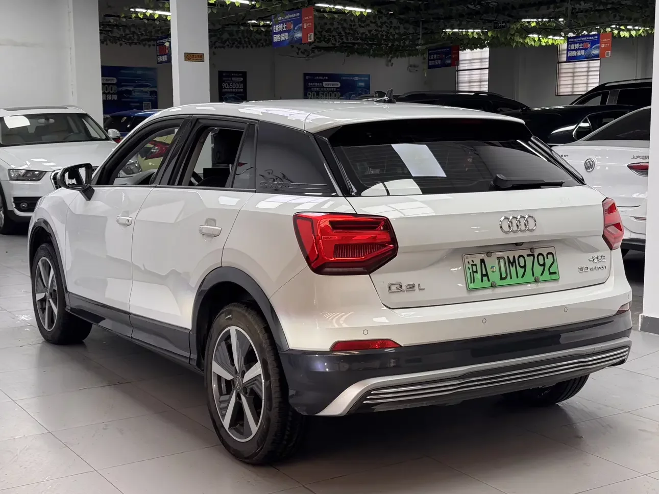 Audi Q2L e-tron