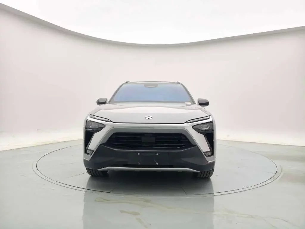 NIO ES8