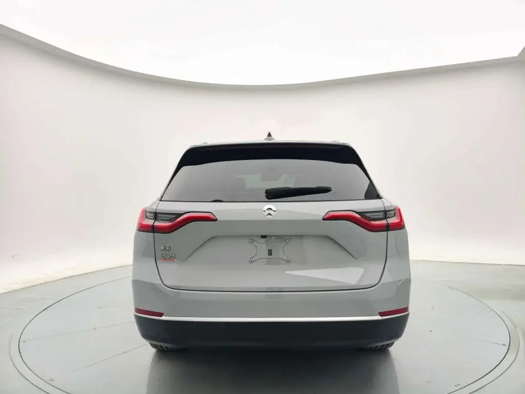 NIO ES8