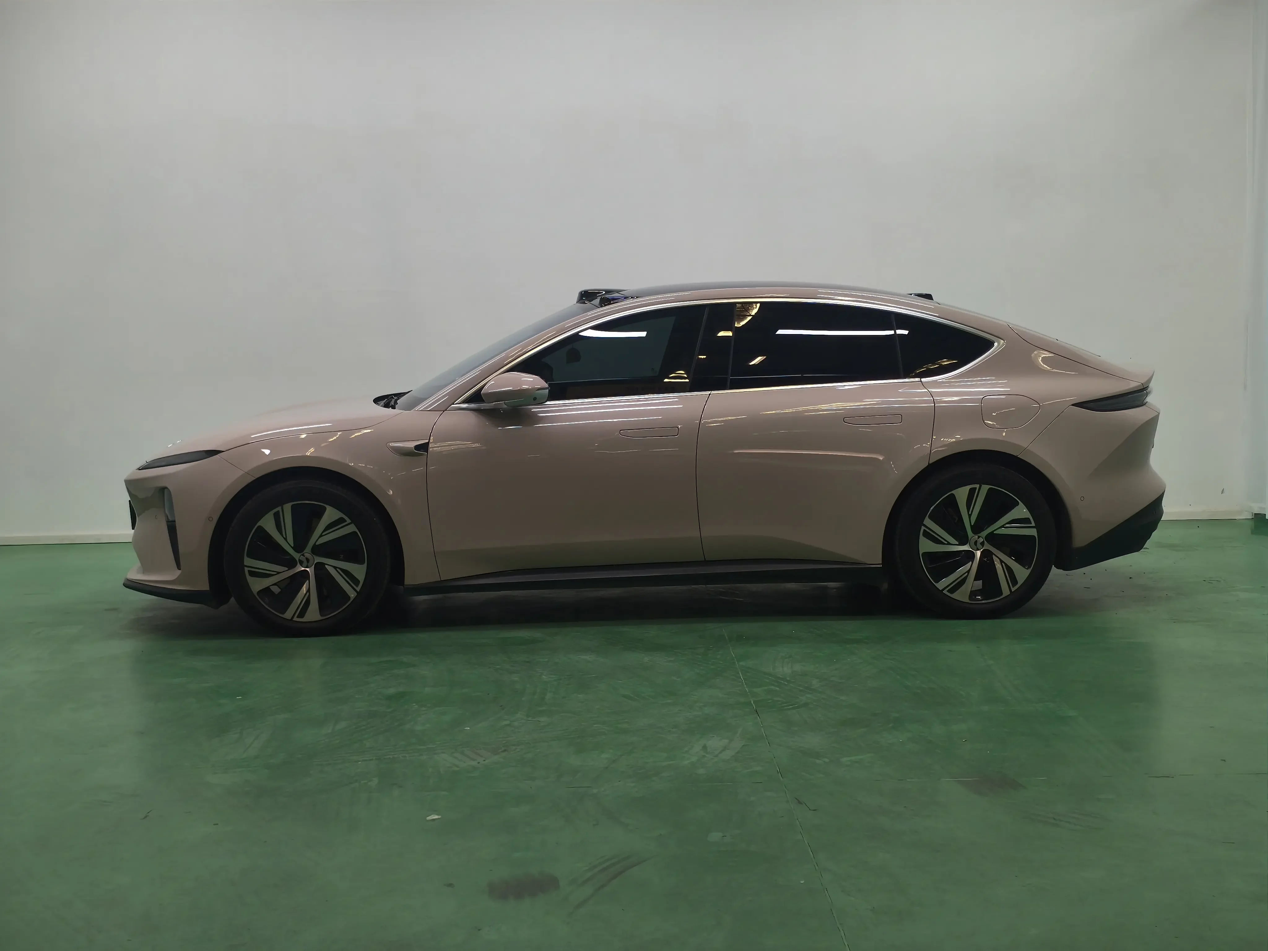 NIO ET5