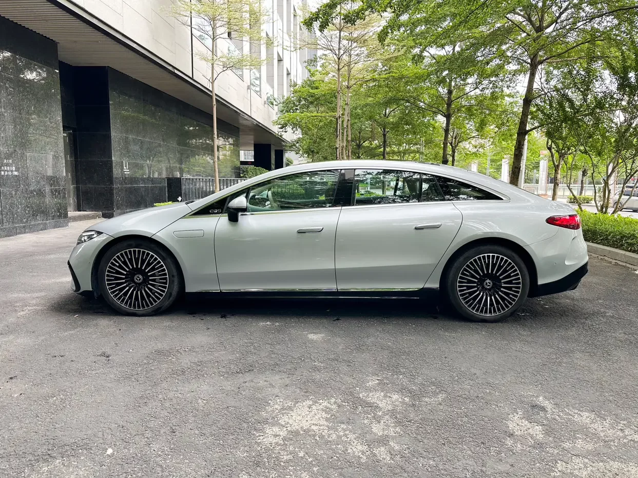 Mercedes-Benz EQS