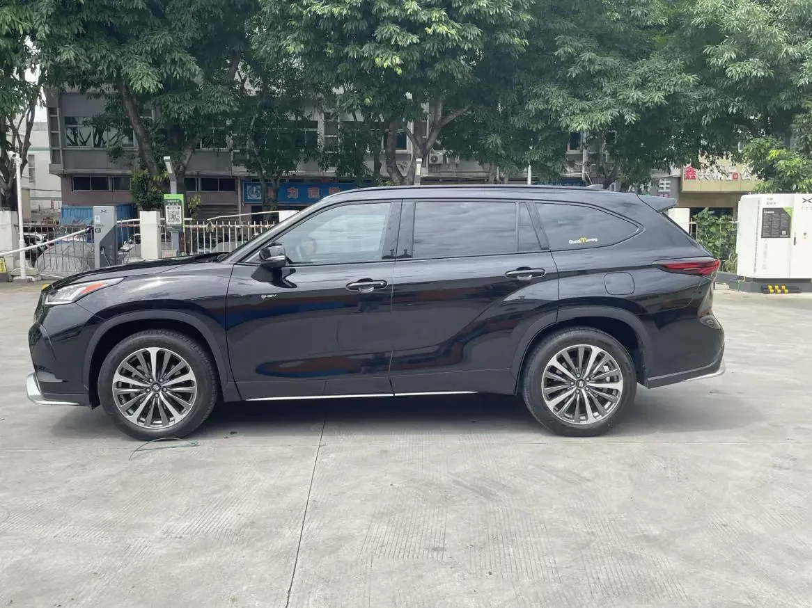 Toyota Crown Kluger