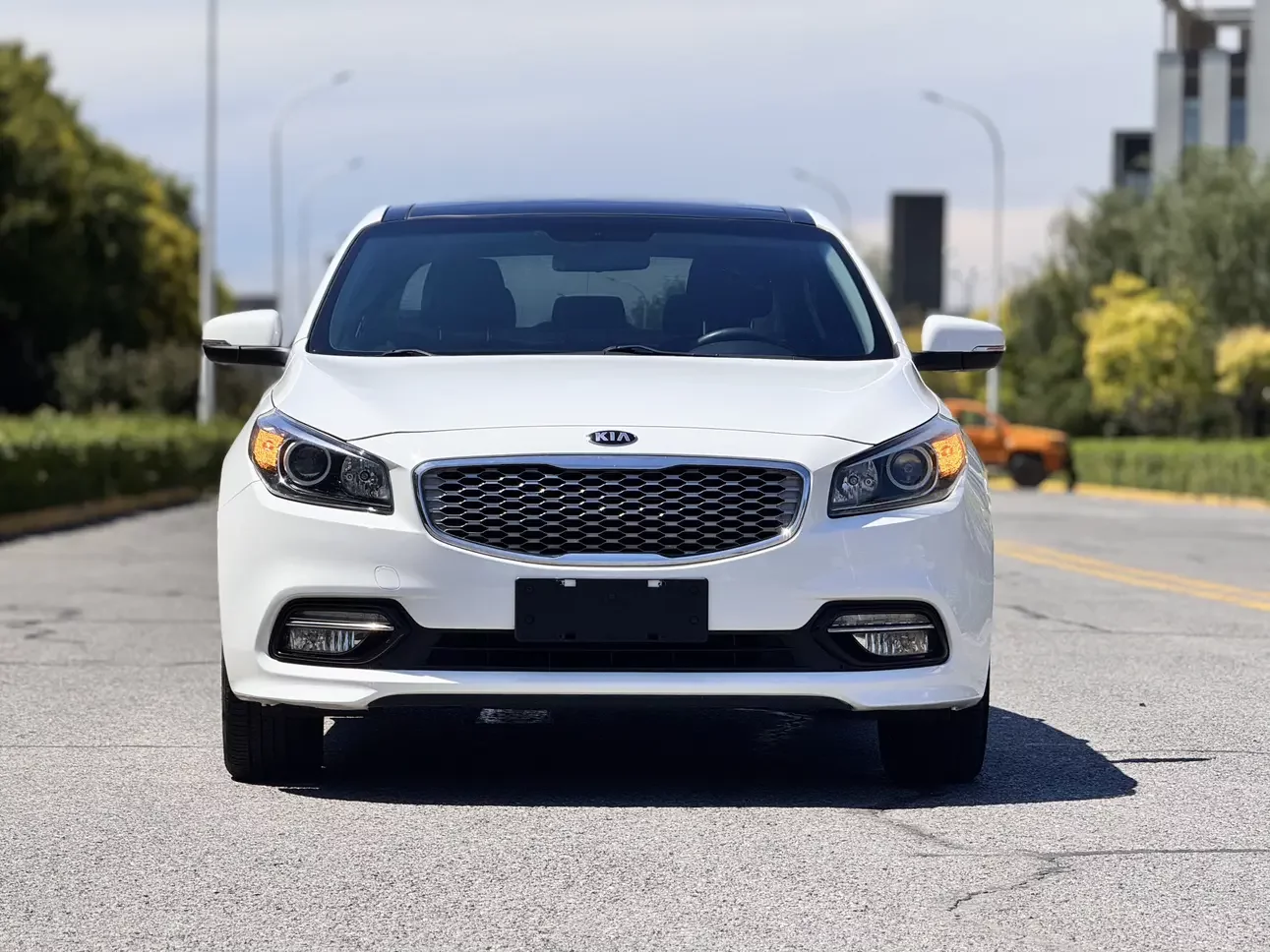 Kia K4