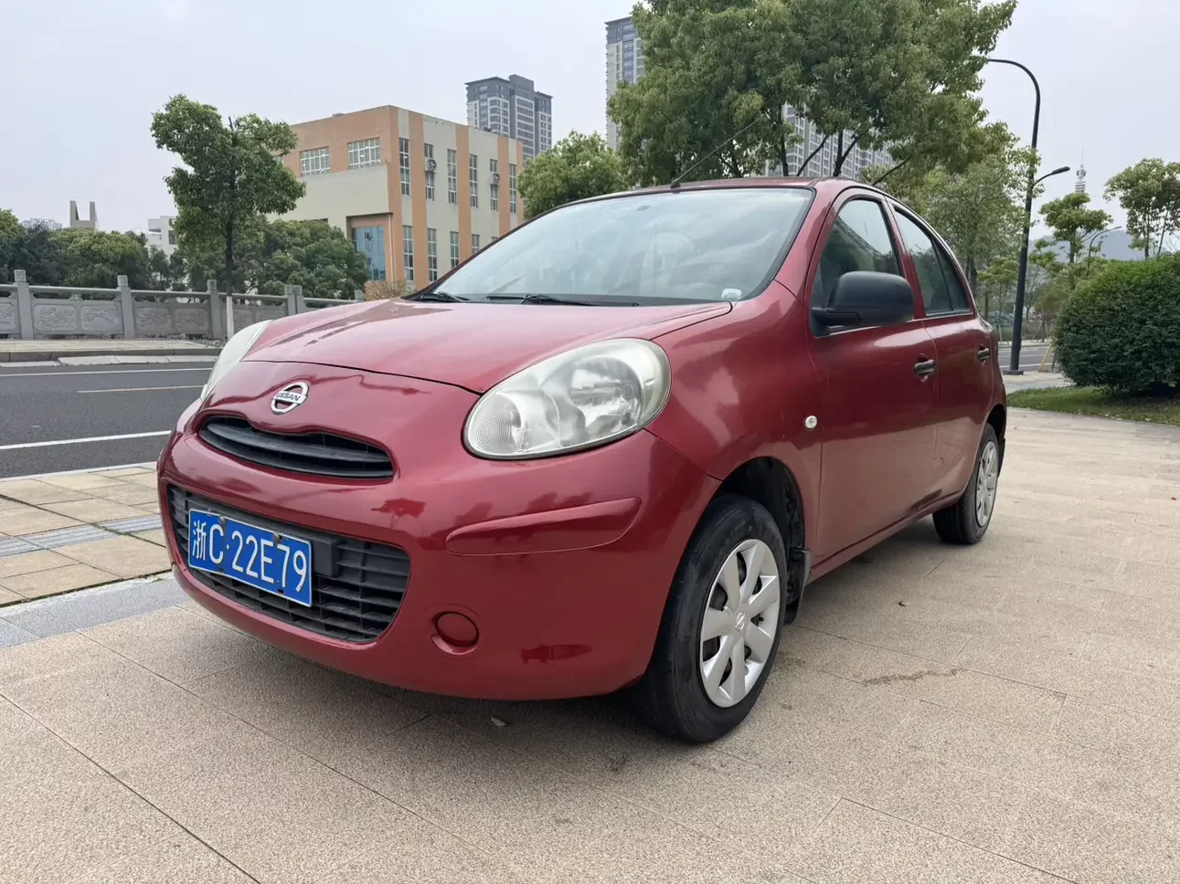 Nissan March