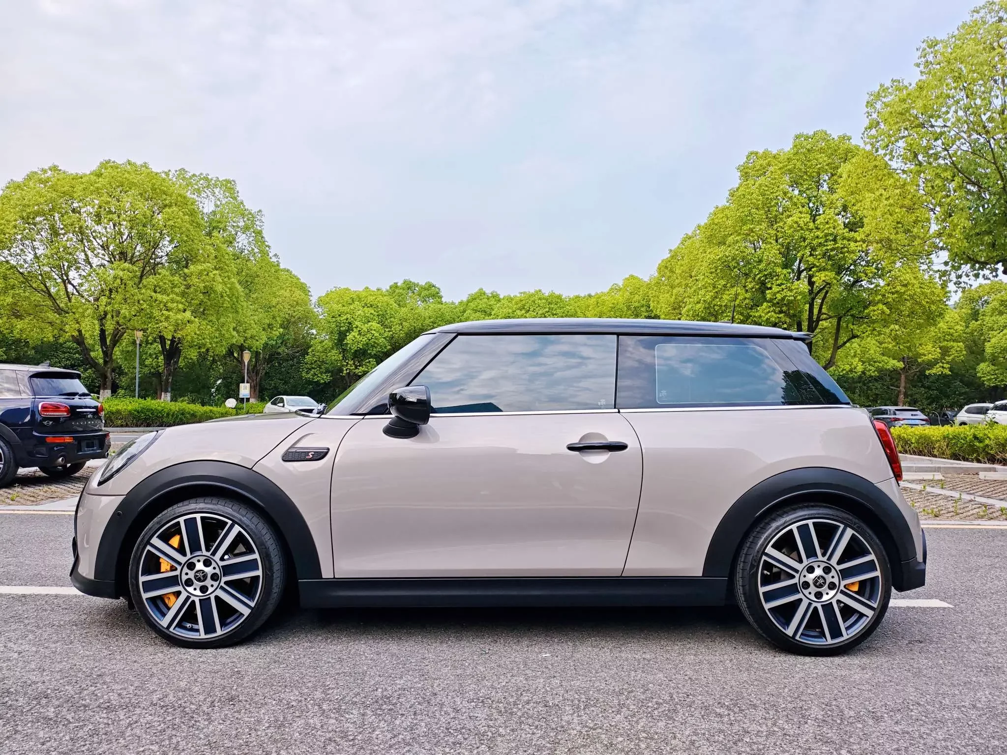 MINI 
