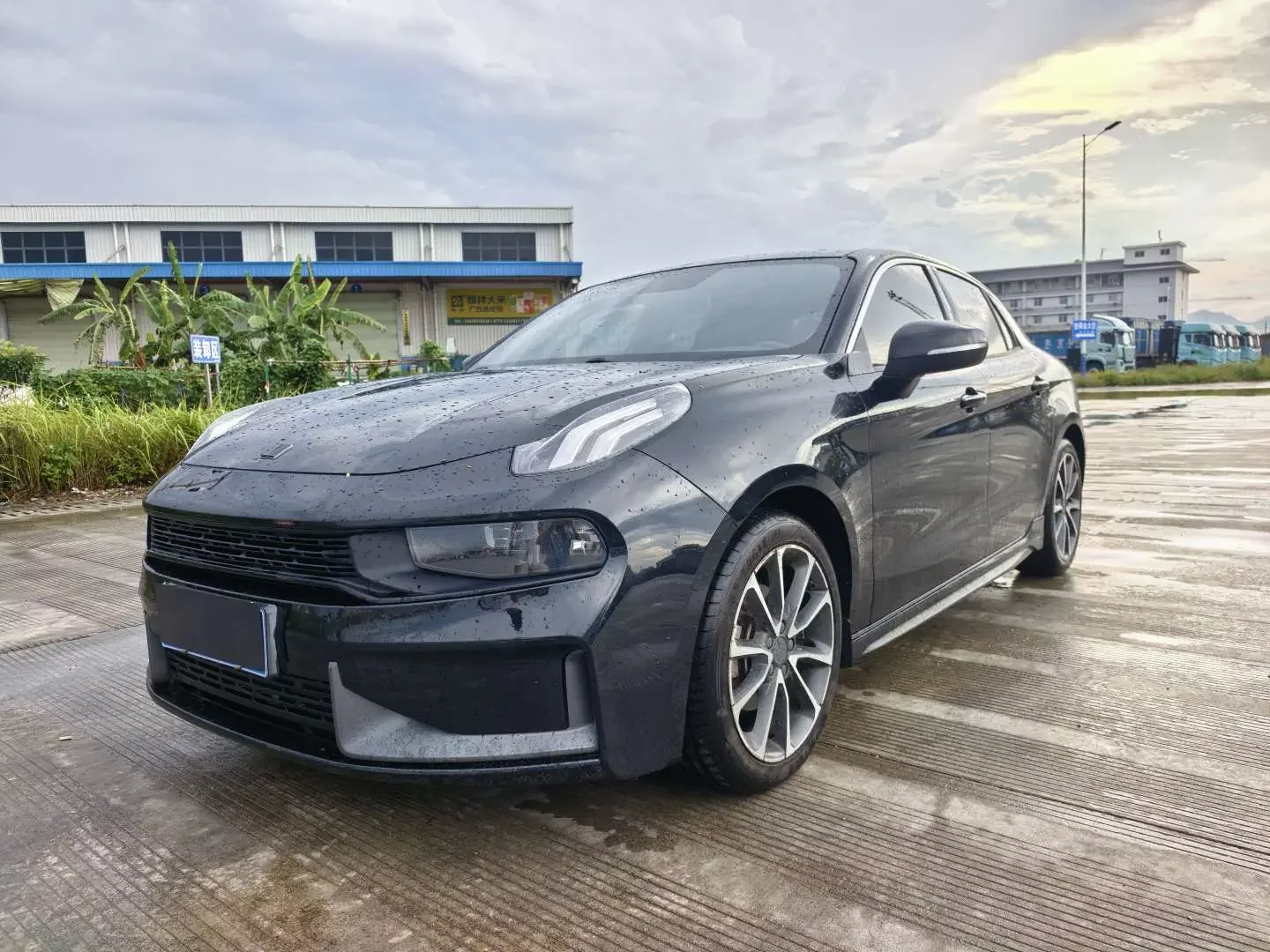 Lynk & Co 03