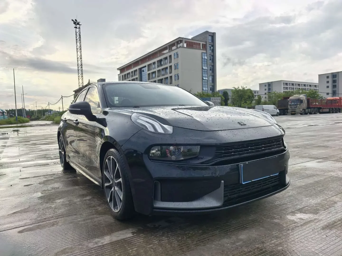 Lynk & Co 03