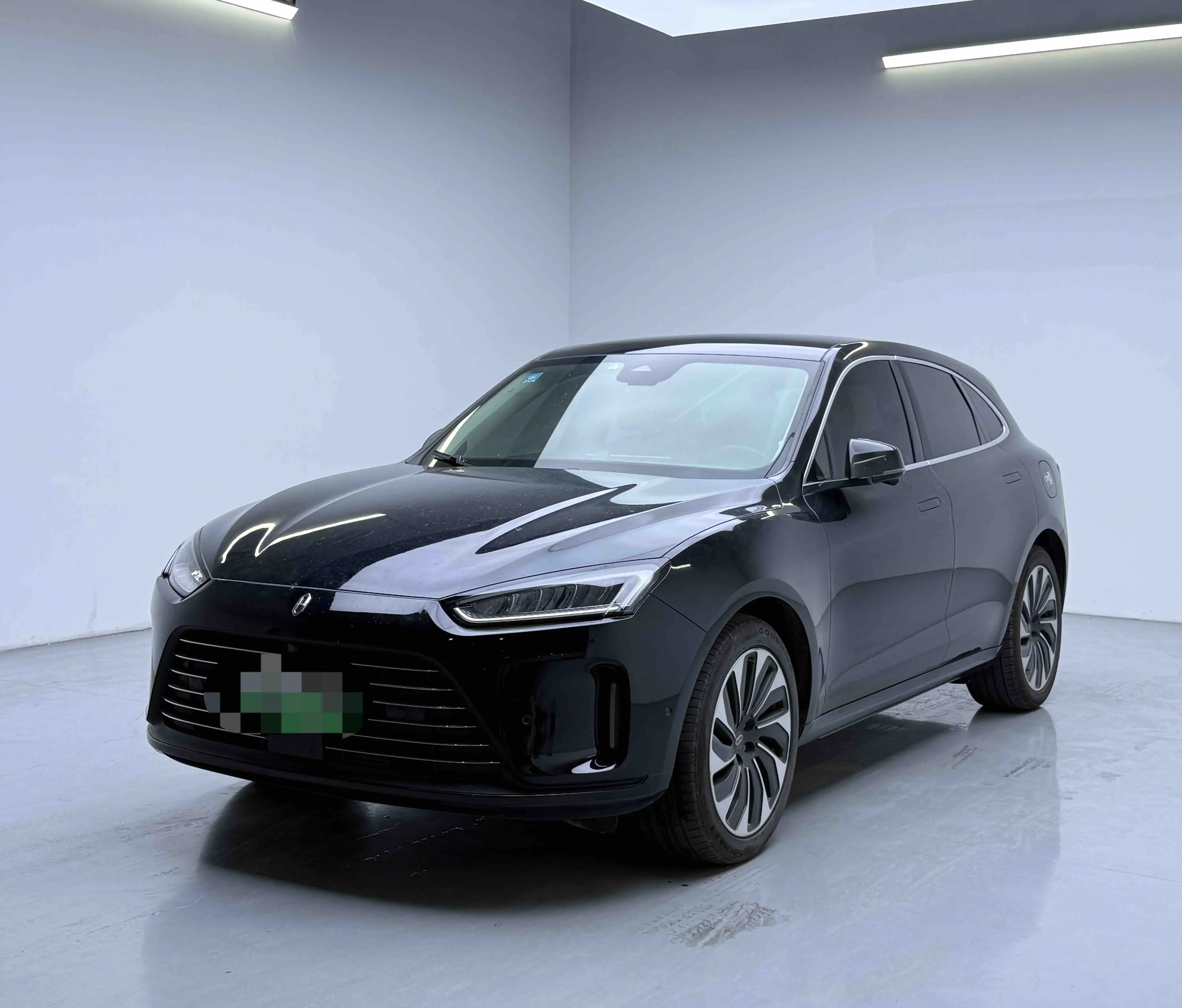 AITO M5 (Wenjie M5)  из Китая