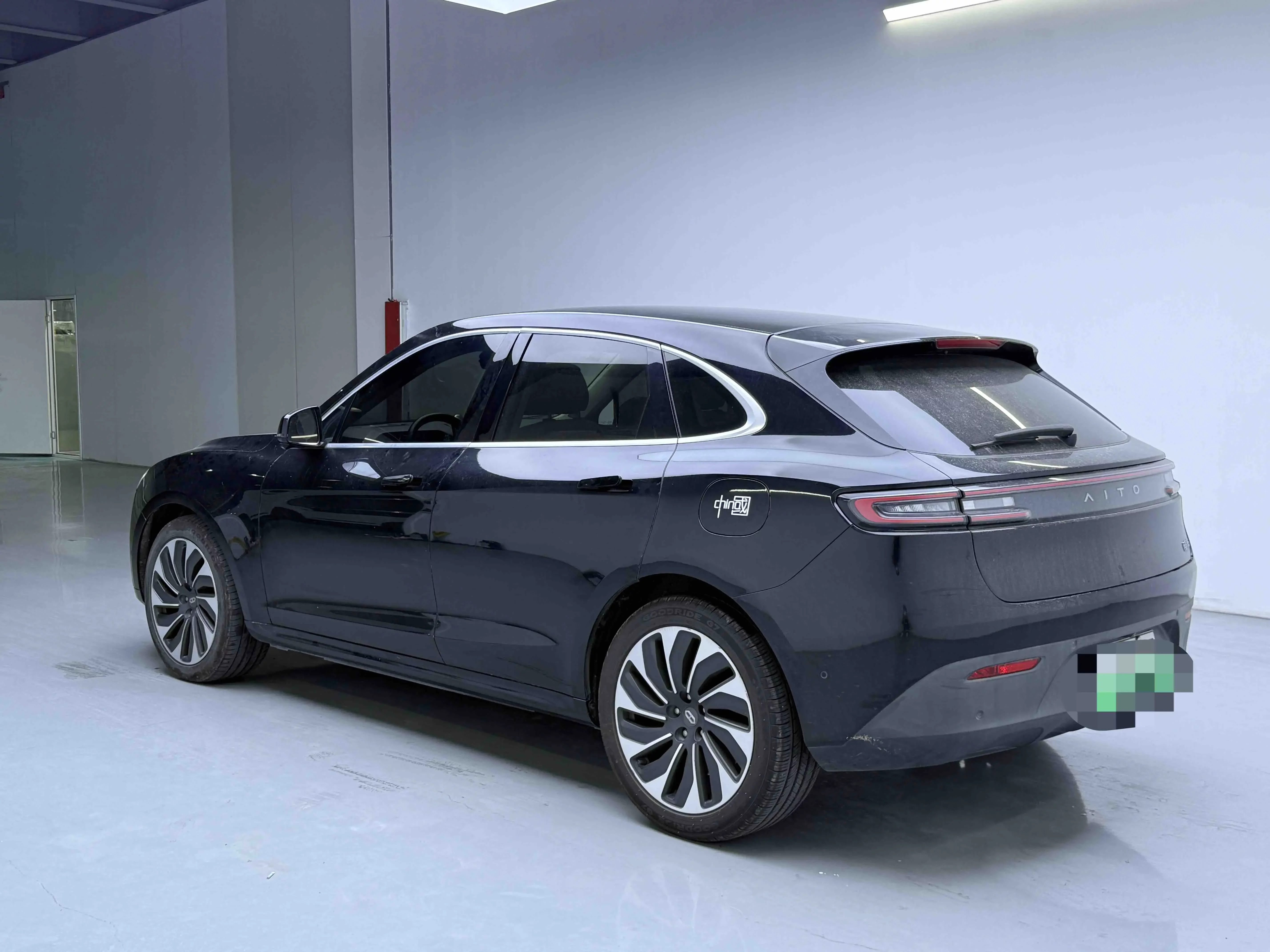 AITO M5