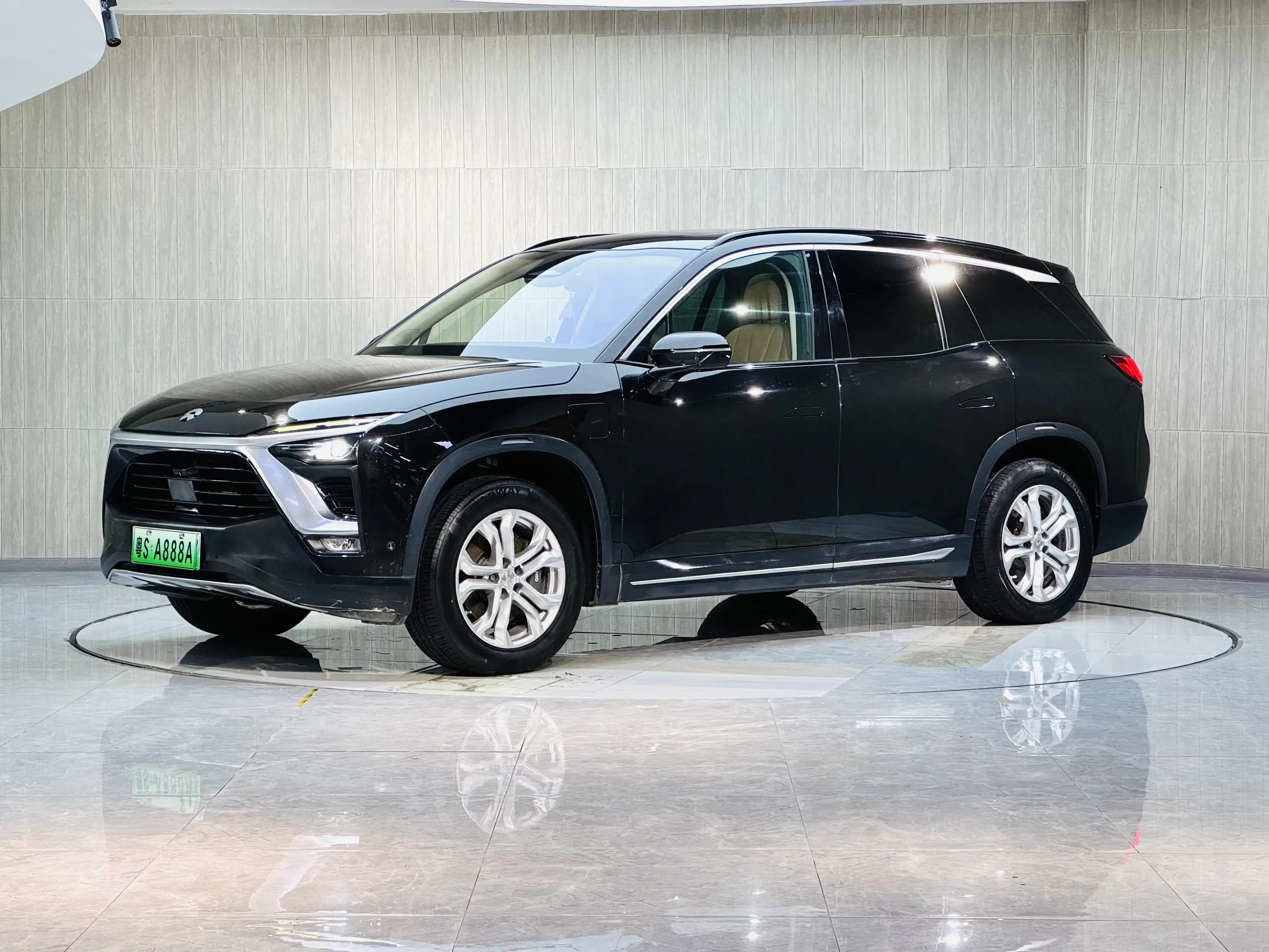 NIO ES8