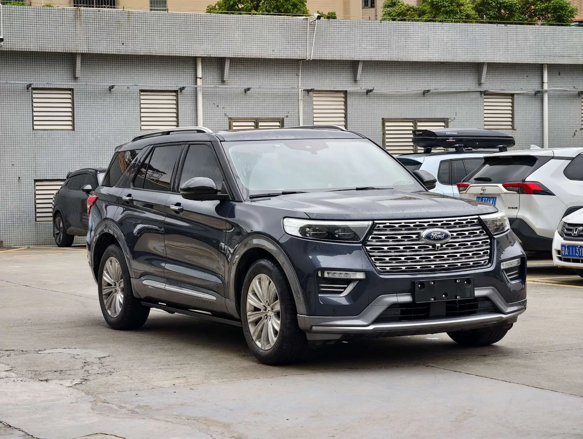 Ford Explorer