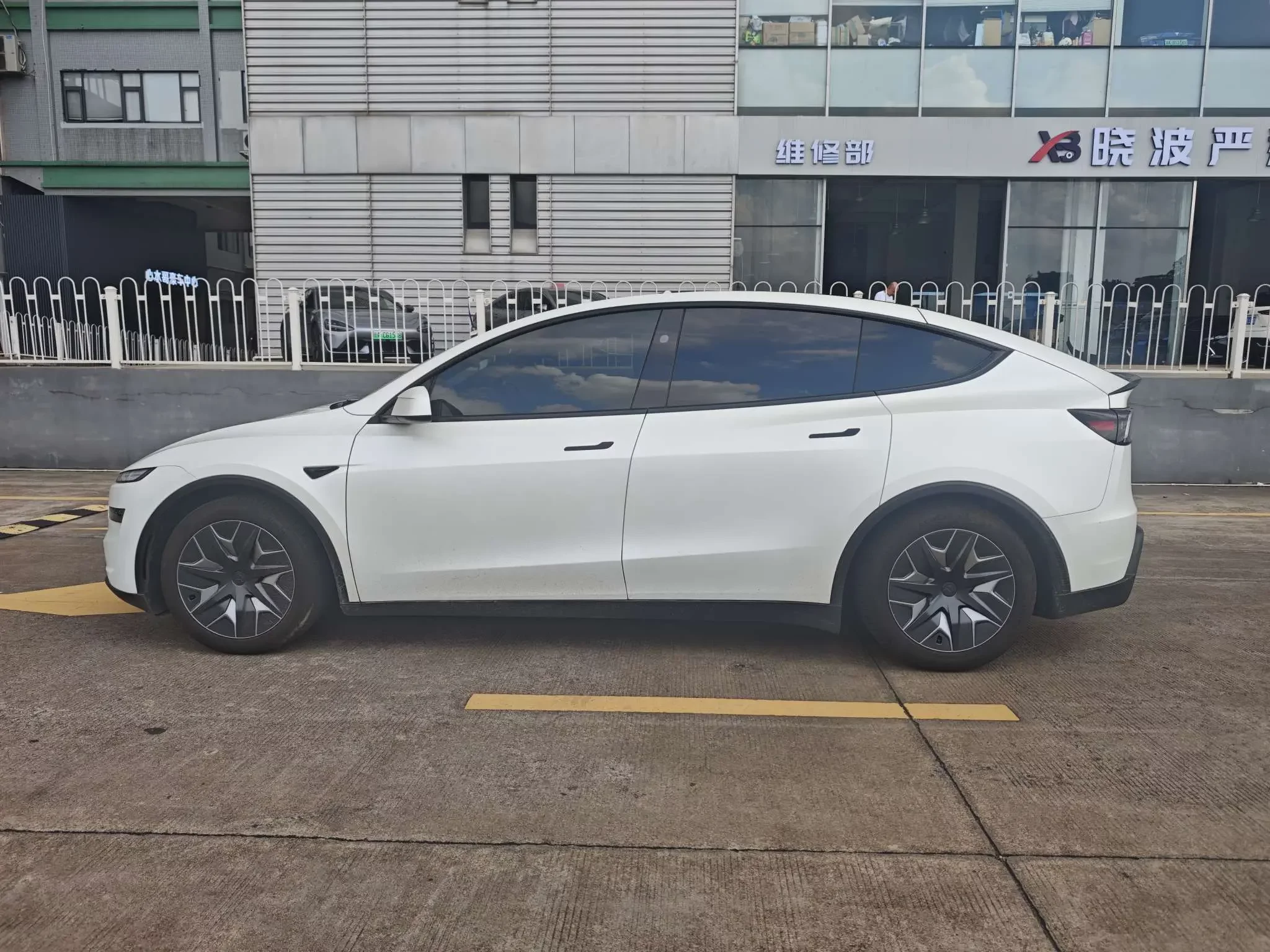 Tesla Model YL
