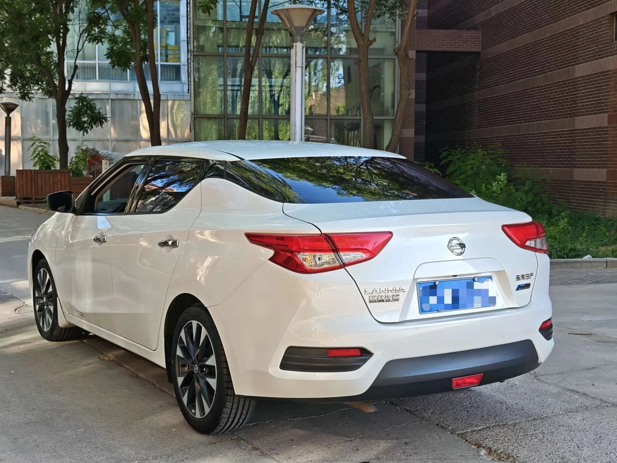 Nissan bluebird