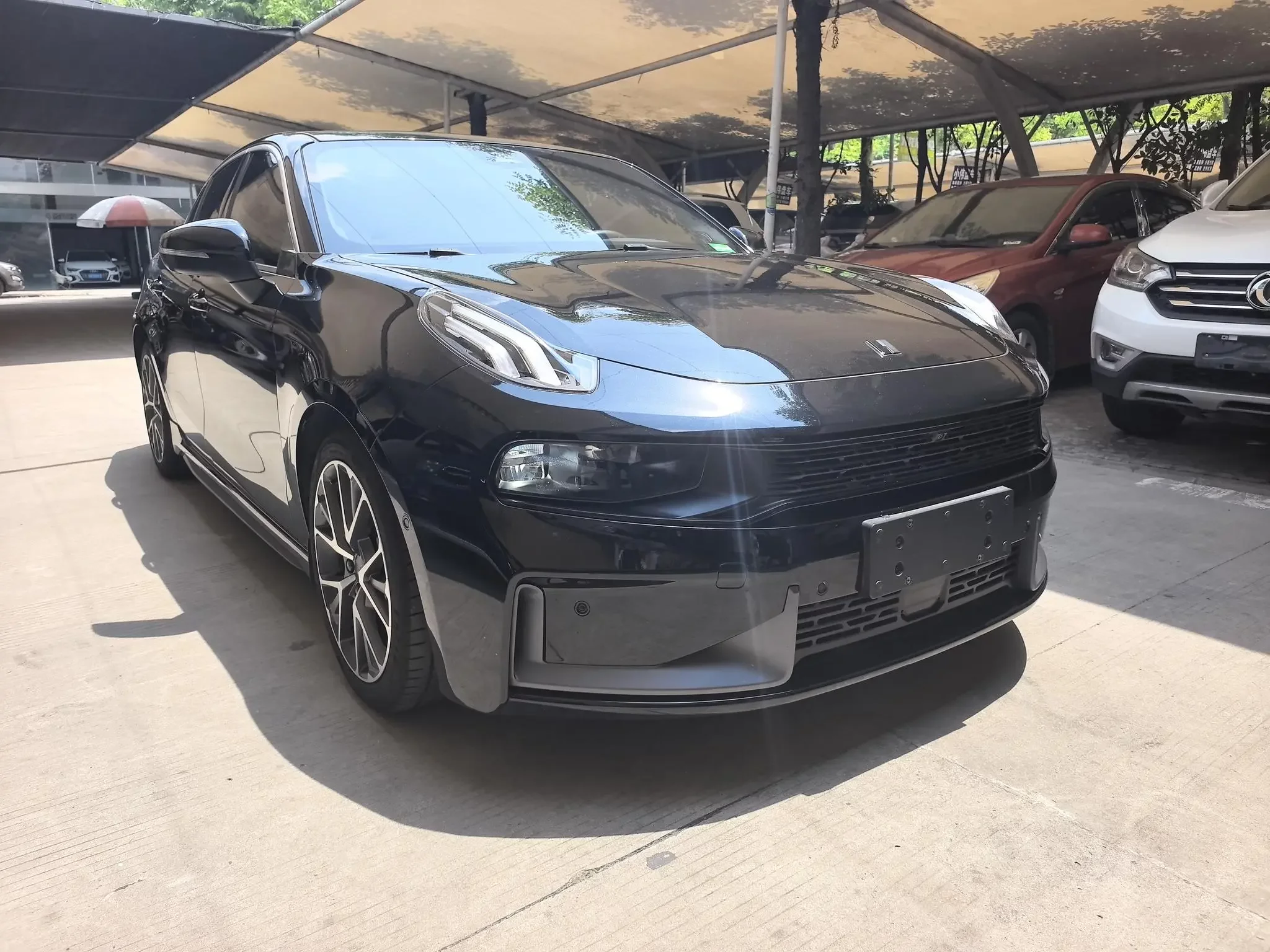 Lynk & Co 03