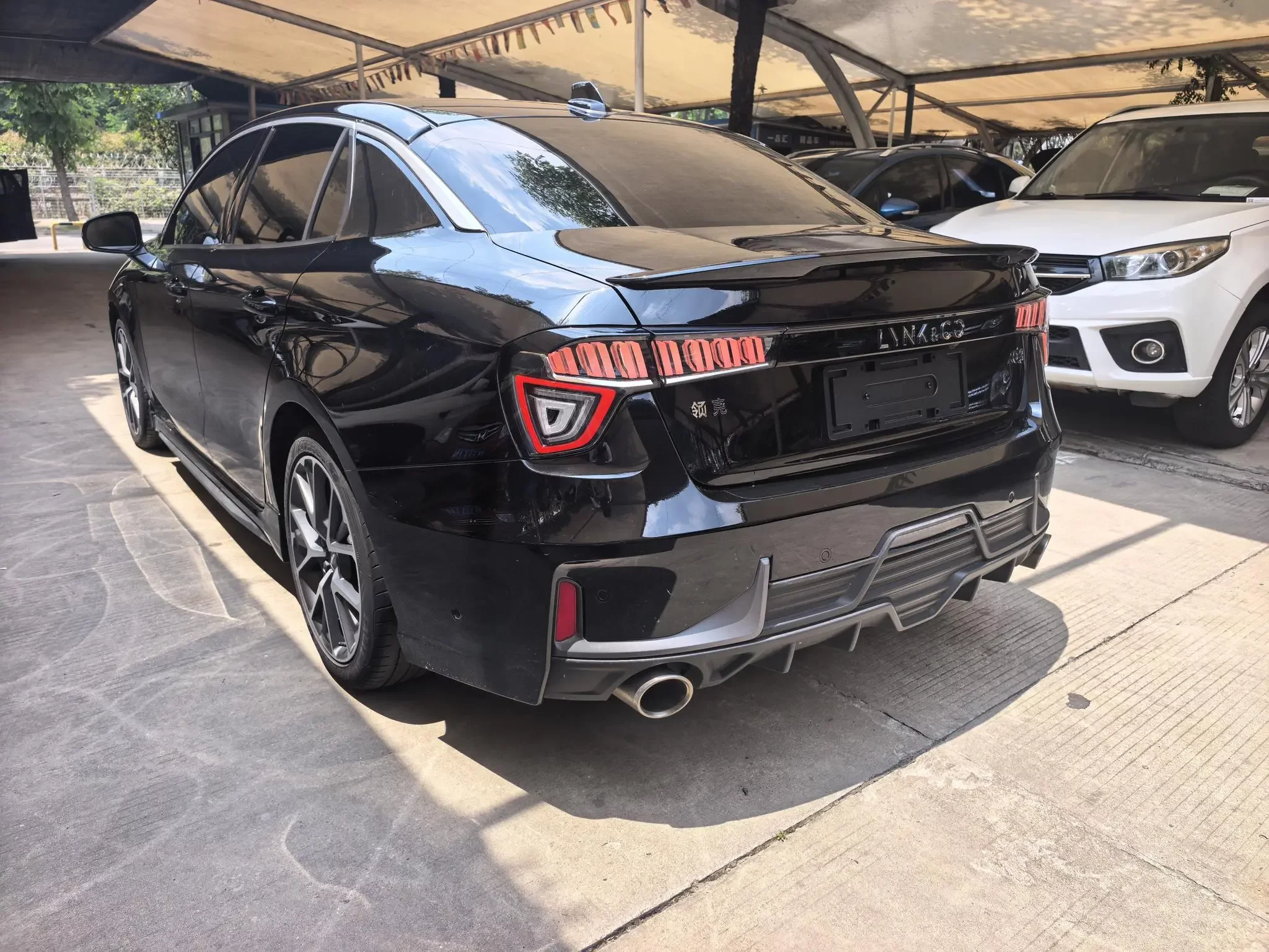 Lynk & Co 03